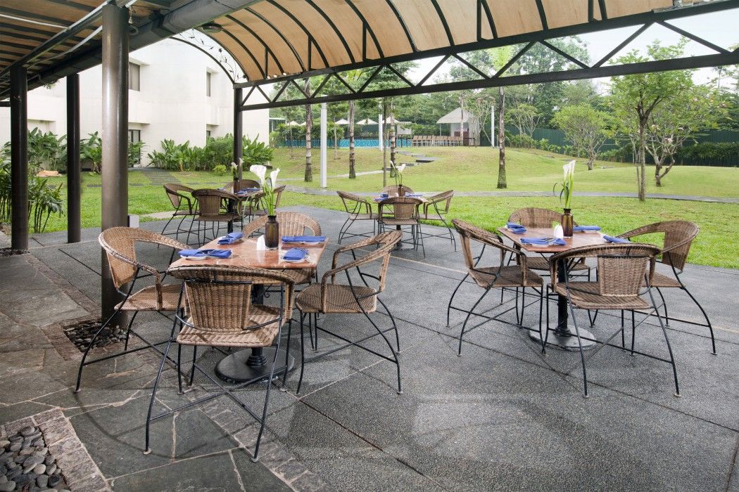 Dorsett Grand Subang Hotel Subang Jaya Exterior photo The outdoor dining area at the hotel