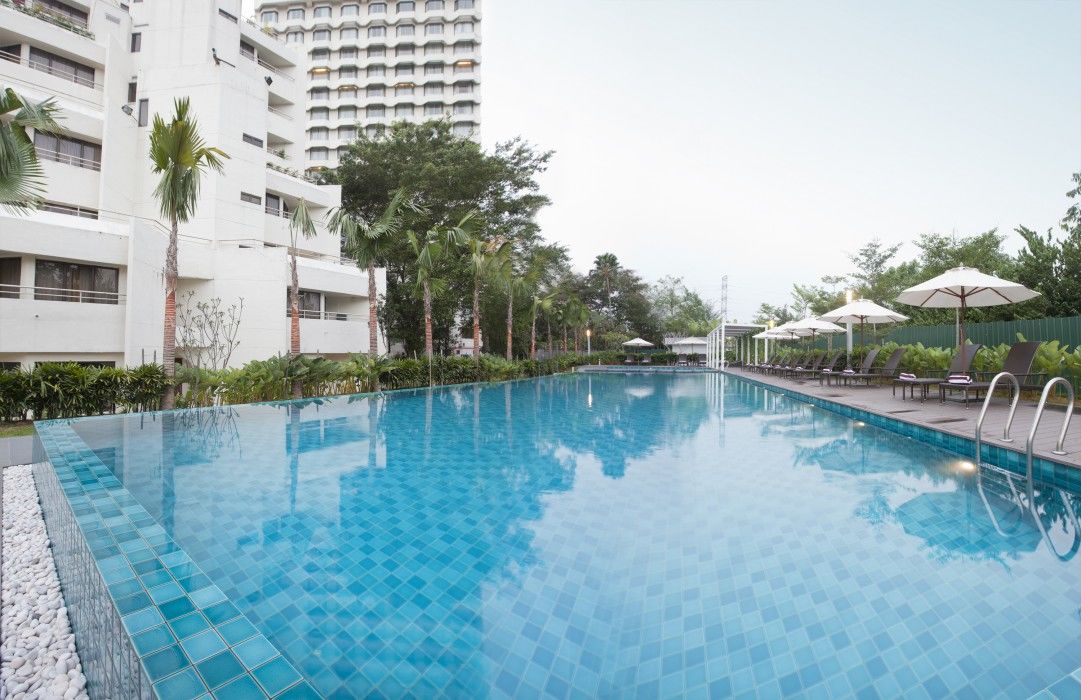 Dorsett Grand Subang Hotel Subang Jaya Exterior photo The swimming pool at the Royal Thai Police Club