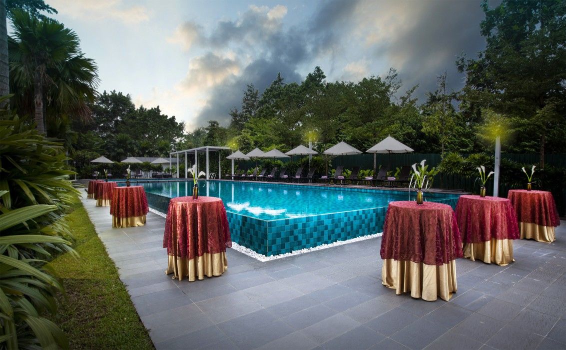 Dorsett Grand Subang Hotel Subang Jaya Exterior photo The swimming pool at the hotel